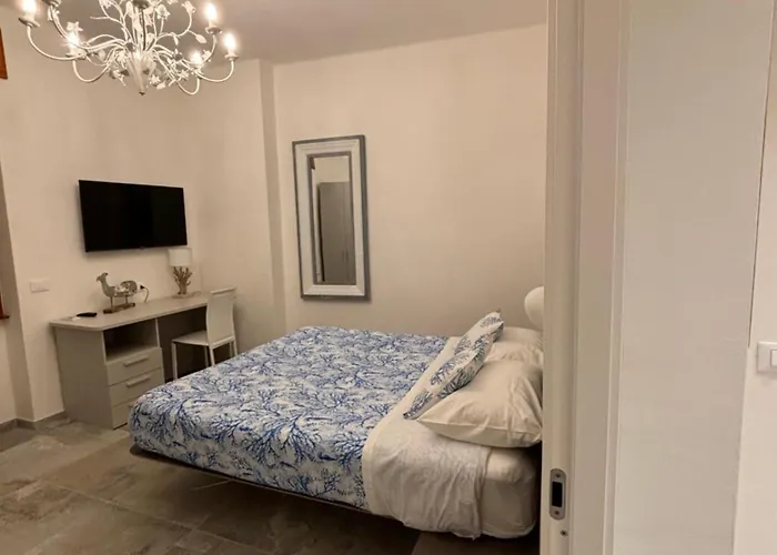 Castelli Di Sabbia 레반토